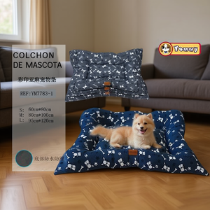 Set di Tre Pezzi di Tappetini per Cani in Lino Stampato con Sfondo Blu, Lettini per Cani - Product Image 3
