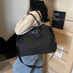 Custom Logo Unisex Luggage Bags Outdoor Sports Fitness Travel Bag Large Capacity Clothes Storage Bags - Product Image 4