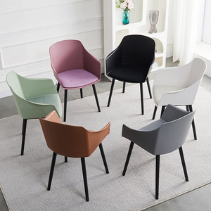 <span class=keywords><strong>Chaise</strong></span> de salle à manger en plastique épaissi de style nordique moderne simple <span class=keywords><strong>chaise</strong></span> de dossier à usage domestique et petit tabouret pour magasins de thé au lait magasins de gâteaux - Product Image 2