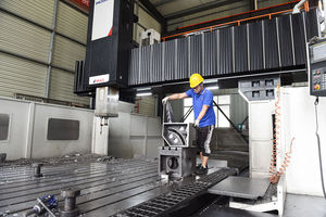 Fraiseuse à portique CNC robuste à double colonne pour moules de grande taille et pièces en acier, pour tôles d'aluminium et estampage métallique - Product Image 4