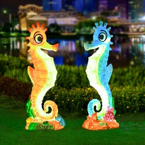 Grande sculpture de hippocampe LED en fibre de verre, statue d'animal marin en résine pour exposition en parc d'attractions ou parc aquatique - Product Image 1