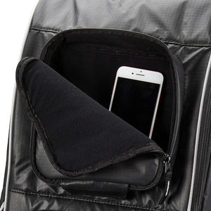 Sac à dos de football professionnel noir personnalisé, accessoires extérieurs pour le rangement de l'équipement du joueur - Product Image 3