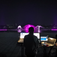 Grande fontaine musicale dansante pour projets commerciaux de grande envergure avec construction en acier inoxydable et éclairage RGB