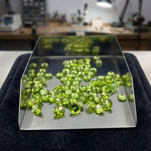 HAYAAT GEMS - Peridoto Verde Natural de Alta Calidad, 5 mm, Gema Suelta, Corte Brillante Facetado, 0.50 Ct, Efecto de Color para Joyería - Product Image 3