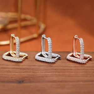 Boucles d'oreilles simples pour femmes, accessoires minimalistes pour tous les jours - Product Image 6