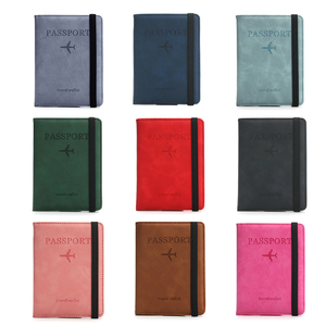 Portefeuille pour hommes en cuir PU avec couverture de passeport Portefeuille de voyage personnalisé avec porte-cartes Fente pour billets Porte-passeport bloquant la RFID pour hommes - Product Image 5