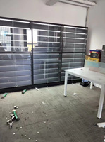 Maßgefertigter Moderner Einseitiger LED-Beleuchteter Sportkarten-Präsentationsständer Tragbarer Leicht Montierbarer Metall-Glas-Schrank mit Verstellbaren Regalen 8