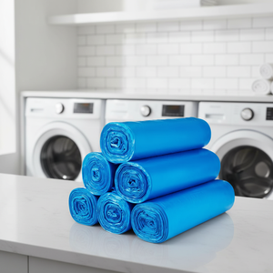 Bolsas de lavandería de HDPE azules desechables para ropa sucia, con fondo de sellado estrella, de alta resistencia, en rollo sin núcleo - Product Image 1