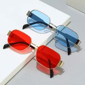 Gafas de Sol Retro 2025 con Marco Metálico Punk, Personalizables con Logotipo, Protección UV400, Diseño Poligonal Cuadrado para Hombre y Mujer - Product Image 1