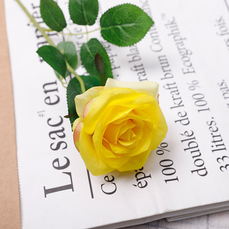 สีเหลือง