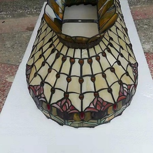 Lustre Tiffany en verre teinté fait main, 41 pouces, 6 LED, lumières blanches chaudes, motif de fleurs de tulipe, lampe suspendue pour l'éclairage de la salle à manger - Product Image 5