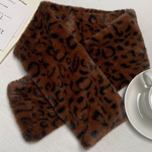 Syal Tebal Musim Gugur dan Musim Dingin Syal Bulu Hangat Wanita Syal Bulu Kelinci Motif Macan Tutul - Product Image 1