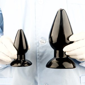 Plug anal en PVC extra-large avec ventouse, trois tailles ; Jouet sexuel anal à insertion arrière, article érotique, dilatateur, godemiché surdimensionné pour hommes et femmes - Product Image 2