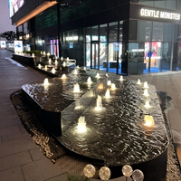 Fuente de agua personalizada de acero inoxidable al aire libre con luces LED RGB de color completo, fuente de chorro resistente