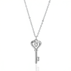 Collier pendentif Amy Amy en argent 925 plaqué rhodium avec strass en cristal, bijoux romantiques pour femmes à porter au quotidien - Product Image 3