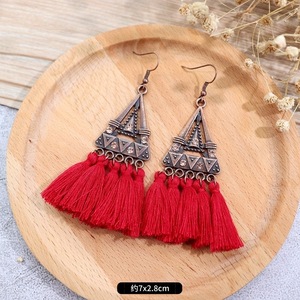 Boucles d'oreilles pendantes Unionen 1077 rétro bohème géométriques à franges, tissées à la main, micro-inserts, tendance pour femmes, en alliage hypoallergénique - Product Image 1