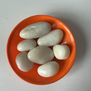 Líneas de guijarros de piedra natural blanca pura Espacios delineados para respirar Tipo de adoquín para aplicación de Villa - Product Image 3