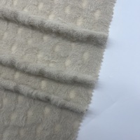 Tissu tricoté en nylon et élasthanne beige doux, imitation fourrure de lapin, extensible et moelleux, idéal pour les sous-vêtements et les cardigans d'automne-hiver pour femmes