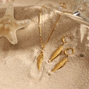 Koi Fish Pendant <b>Earrings</b> 18K <b>Gold</b> Stainless Steel Animal Shape Geometric Design Fashion <b>Dangle</b> <b>Earrings</b> - Product Image 2