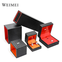 Boîte à bijoux personnalisée en cuir de crocodile véritable avec estampage doré, luxe, pochette légère, boîte à bagues personnalisée avec LED