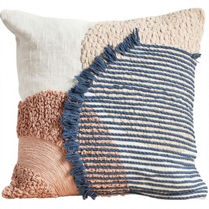 Housse de coussin décorative de luxe bohème, tissée à la main en coton, personnalisable, amovible et lavable, style indien unique, en vogue - Product Image 1