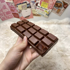 Juguete Antiestrés de PU con Forma de Chocolate Grande, Suave y Realista, Popular para Oficina y Regalos - Product Image 3