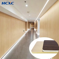 Revêtement Mural Intérieur en Composite Bois-Plastique Étanche Guangxi pour Villa, Hôtel, Bureau et Espaces Commerciaux