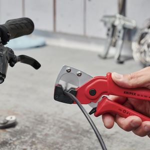 Cortador de tubos giratorio manual Knipex 90 10 185, acero para herramientas de grado industrial para reparación y renovación del hogar - Product Image 1