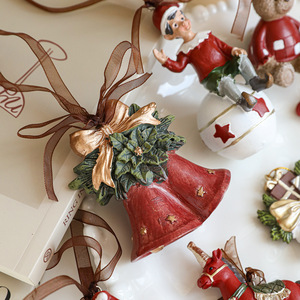 Ornement de Noël Cloche Peinte en Résine pour Dropshipping Shopify, Décoration Vintage de Dessin Animé à Suspendre à l'Arbre, Cadeau Rétro - Product Image 4
