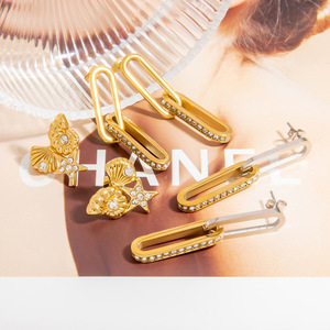 Boucles d'oreilles clous en acier inoxydable, thème étoile de mer et océan, couleur or 18 carats et argent, bijoux de fête - Product Image 1