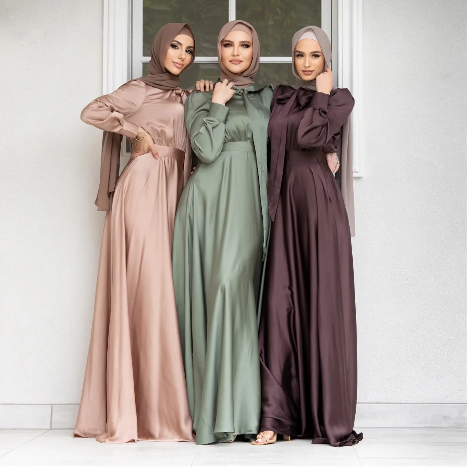 Women's Elegant Long Sleeve Islamic Clothing Polyester Muslim Gown Fashion Satin Dress