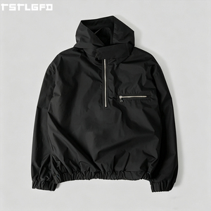 Veste coupe-vent personnalisée en tissu technique ciré noir, demi-zip, style streetwear Gorpcore, à capuche, vente en gros - Product Image 1