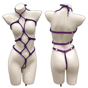 Robe harnais rouge en dentelle ajourée style bondage, lingerie transparente respirante, costume de clubwear à bretelles réglables - Product Image 1