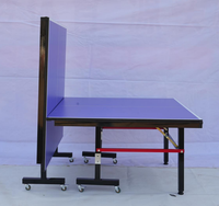Table de ping-pong d'extérieur résistante aux intempéries avec pieds en acier galvanisé et système de filet et de poteaux permanents