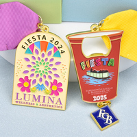 Médaille personnalisée de forme spéciale Fiesta, médaille de récompense en métal émaillé souple 2D 3D avec ruban imprimé