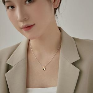 ดีไซน์เรียบง่าย ดีแลม คอลเลคชั่นใหม่ ไม่มีขั้นต่ำในการสั่งซื้อ เครื่องประดับสำหรับใช้ในชีวิตประจำวัน สร้อยคอจี้เปล่าเรียบง่าย เงินแท้ S925 ชุบทอง 18K สำหรับผู้หญิง - Product Image 4