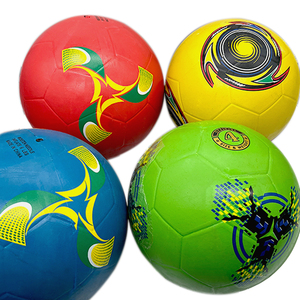 Balón de Fútbol de Goma de Alta Calidad al por Mayor, Tamaño Oficial, Logotipo Personalizado, Superficie de Golf, Deportes - Product Image 1