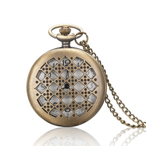 <span class=keywords><strong>Montre</strong></span> de poche vintage à quartz avec fleur creuse et cadran à chiffres romains arabes, chaîne pour hommes et femmes, cadeaux d'anniversaire - Product Image 6