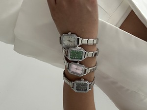 Montre élégante pour femme avec un design carré et des accents de diamants, bracelet de montre DIY, montre à quartz, montre-bracelet pour femme assortie - Product Image 2