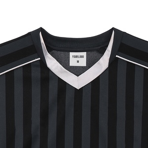 Maglia da Calcio Retrò Personalizzata a Righe Nere con Collo a <span class=keywords><strong>V</strong></span> e Bordi Bianchi, Traspirante e ad Asciugatura Rapida, T-shirt Vintage Streetwear - Product Image 3