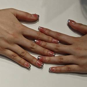 <span class=keywords><strong>Uñas</strong></span> Postizas de la Marca Muhaha Trend Design en Color Nude con Puntas Francesas, Bordes Plateados y Pedrería - Product Image 4