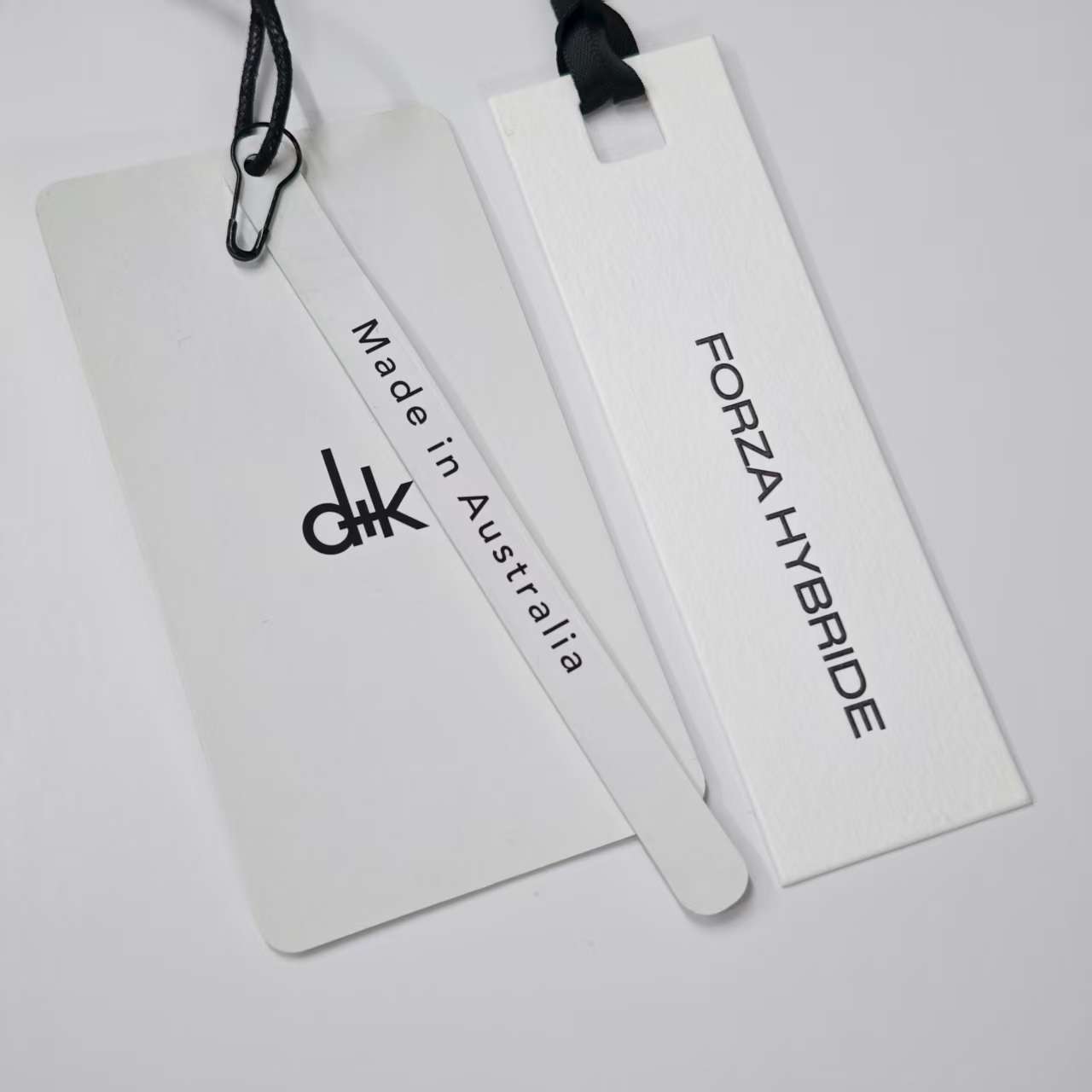 XP-Premium Colored Paper Swing Tag Custom Embossed Logo Hangtag Rectangle Label With String for Dresses Bags Shirts