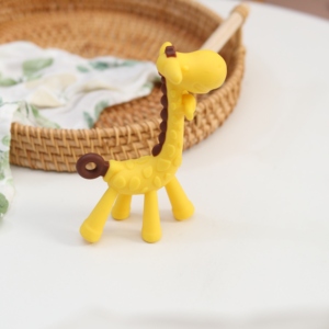 <span class=keywords><strong>Anneau</strong></span> <span class=keywords><strong>de</strong></span> <span class=keywords><strong>dentition</strong></span> personnalisé en silicone souple sans BPA pour bébé girafe <span class=keywords><strong>anneau</strong></span> <span class=keywords><strong>de</strong></span> <span class=keywords><strong>dentition</strong></span> à mâcher hochet pour bébés 100% <span class=keywords><strong>de</strong></span> qualité alimentaire - Product Image 3
