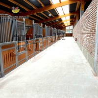 Porte battante en bambou préfabriquée 12x12, design portable de luxe, boîte d'écurie pour chevaux, panneaux frontaux avec toit