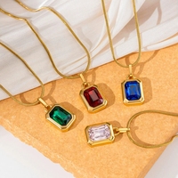 Collier carré en acier inoxydable à zircon coloré pour femme, chaîne de clavicule polyvalente émeraude de luxe léger
