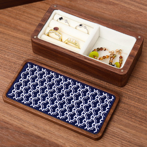 Vintage-style exquisite brocade <b>box</b> with embroidered lid, black walnut wood jewelry <b>box</b>, a <b>small</b> and portable magnetic lid - Product Image 4