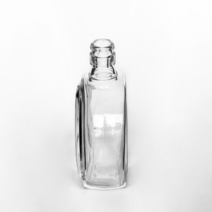 Flacon <span class=keywords><strong>de</strong></span> vin personnalisé avec bouchon en liège pour whisky, liqueur, spiritueux, vin, <span class=keywords><strong>rhum</strong></span> avec verre oblate debout oblique - Product Image 6