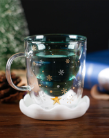 Vente flash en ligne Noël Tasse à café en verre en forme d'arbre de Noël mignonne de 10 oz Tasse à thé au lait Tasse de Noël avec couvercle Tasse en verre