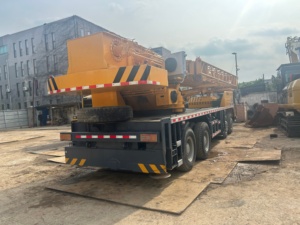Grúa Hidráulica sobre Camión QY50 de 50 Toneladas de Segunda Mano, Grúa Móvil Estable para Trabajos de Elevación Pesada y Construcción - Product Image 1