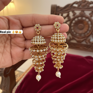 Pendientes de Perlas de Alta Calidad con Diseño Étnico Tradicional, Adornados con Kundan y Paisley, en Aleación de Zinc Dorada, Ideales para Regalo - Product Image 3